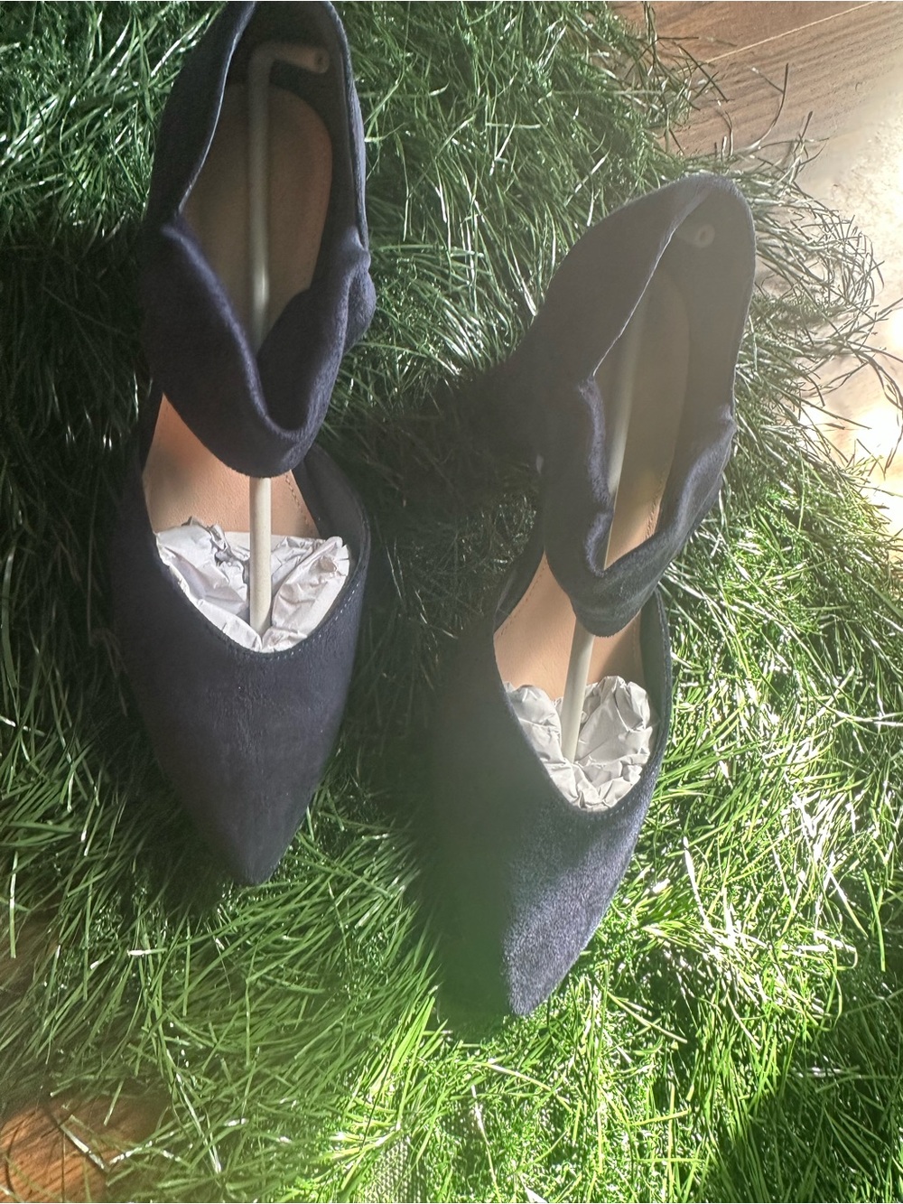 Women's Navy Pointed-Toe Ankle Strap Pumps
